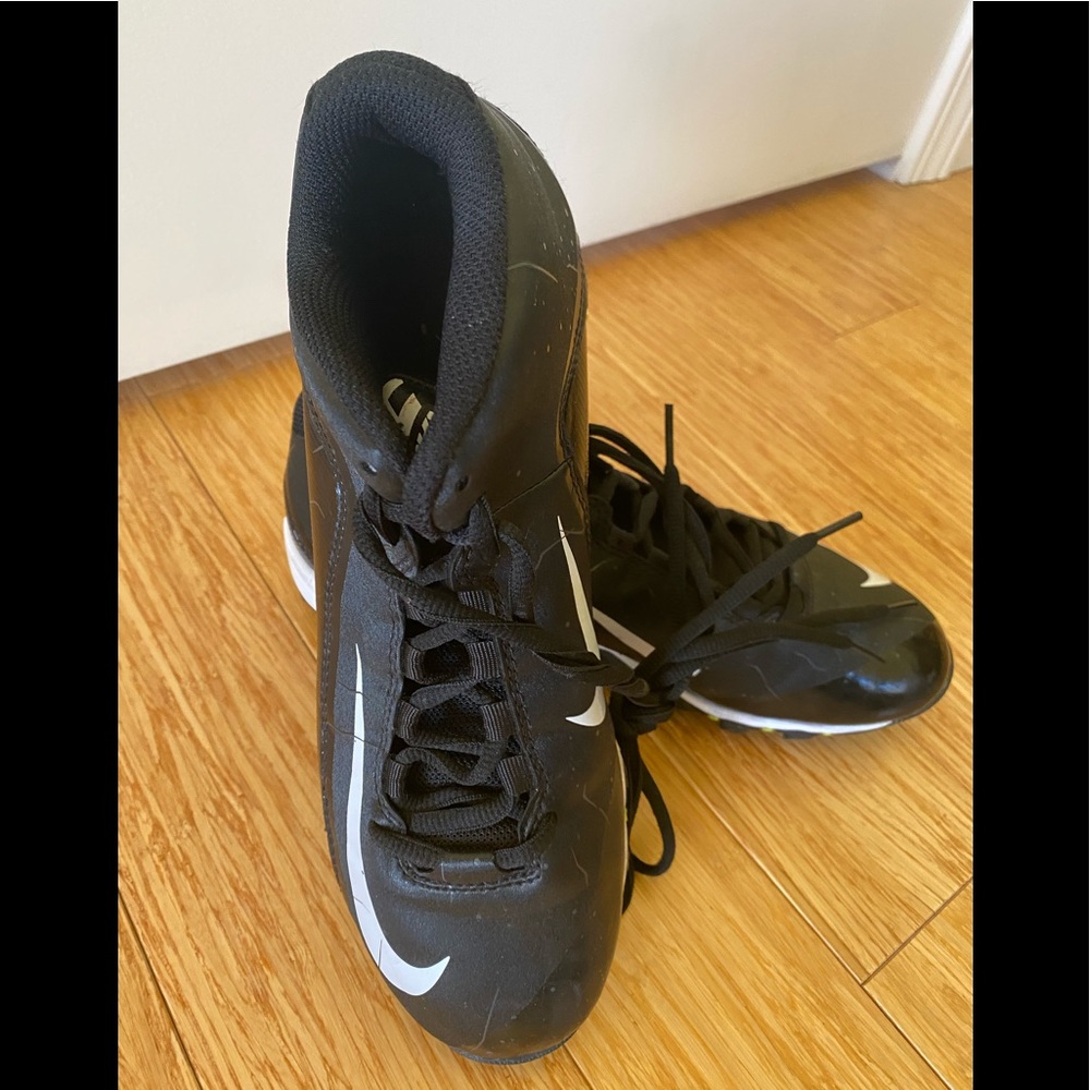 NIKE Football Cleats